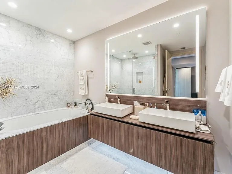 1000 Brickell Plz #Penthouse 5104 — Photo 44