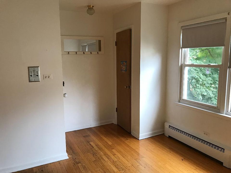 1st image of 6116 N Hermitage Ave APT 5