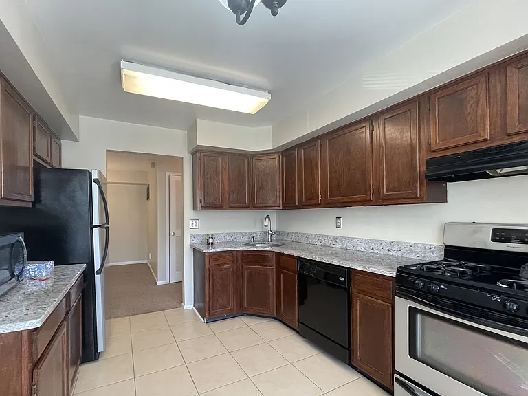 115 Cascade Ct #8 — Photo 9