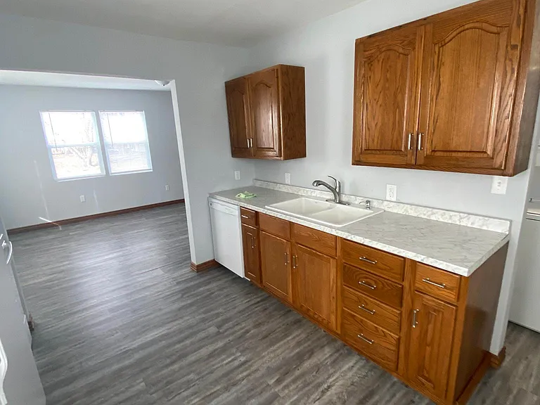 3217 E Locust St — Photo 5