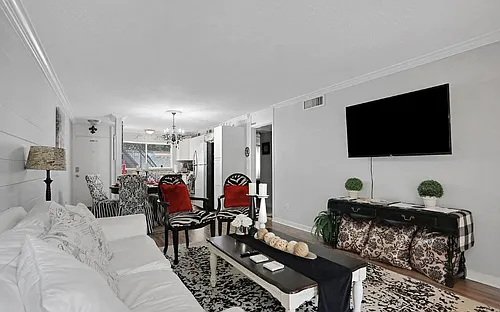 2043 Dunsford Ter #17 Photo 1