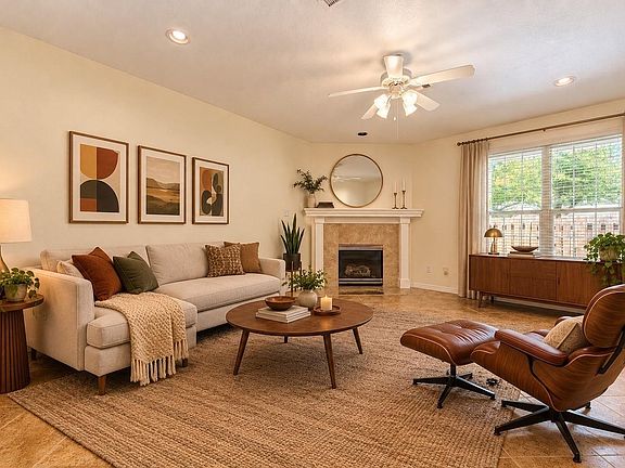 3rd image of 7522 S Linpar Ct