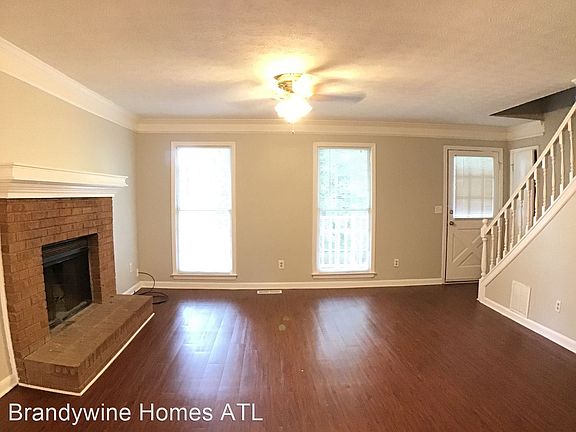 3rd image of 3129 Fairview Dr
