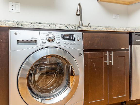 3rd image of 2229 W Wilson Ave #2-2235