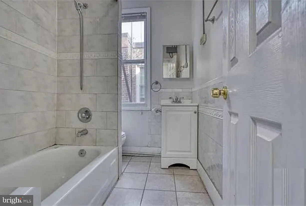 1 bed, 1.0 bath, 2864 sqft, $1,130 — Photo 4
