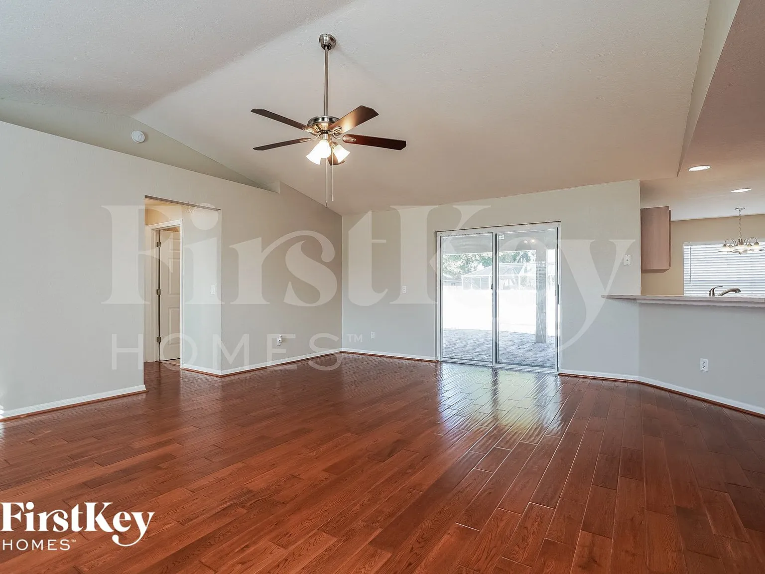 3 bed, 2.0 bath, 1522 sqft, $2,395 — Photo 2