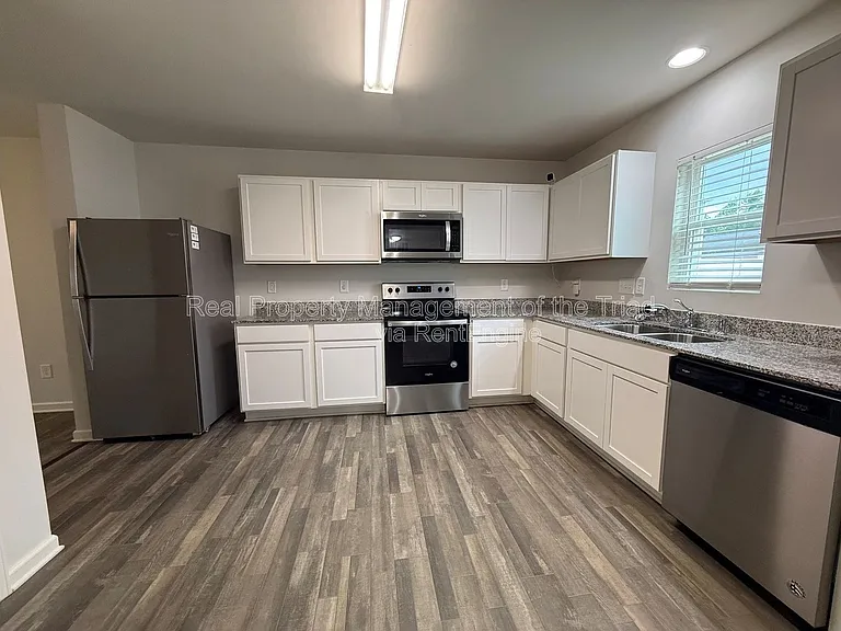 3811 Bellingham Ct — Photo 5
