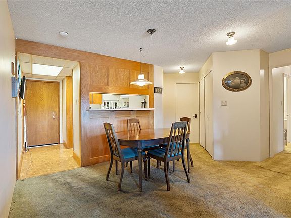 4th image of 2605 Windsor Rd #402-OAK