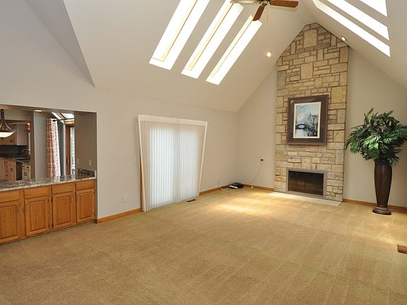 4th image of 5584 Windwood Dr