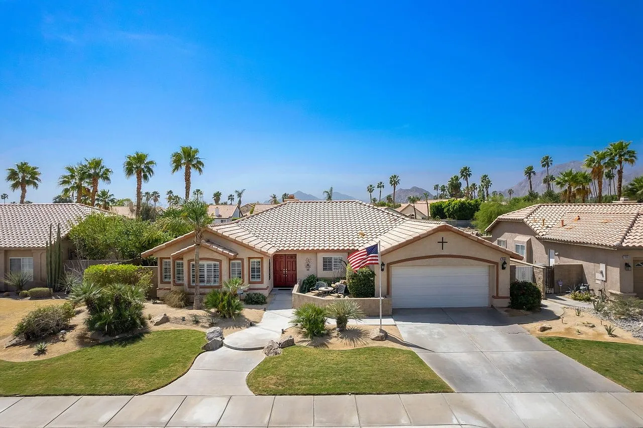 4 bed, 2400 sqft, $4,764 — Photo 4