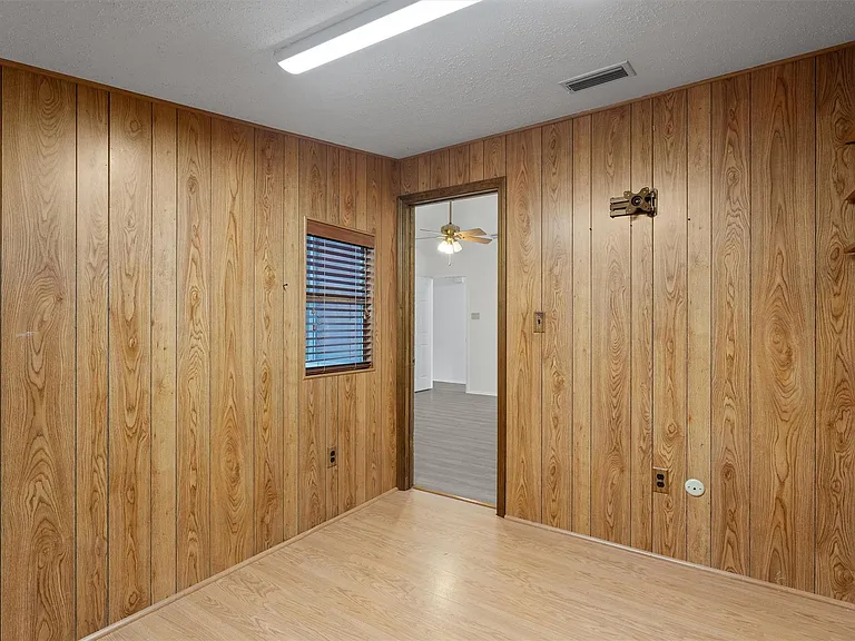 701 Riverwood Dr — Photo 20