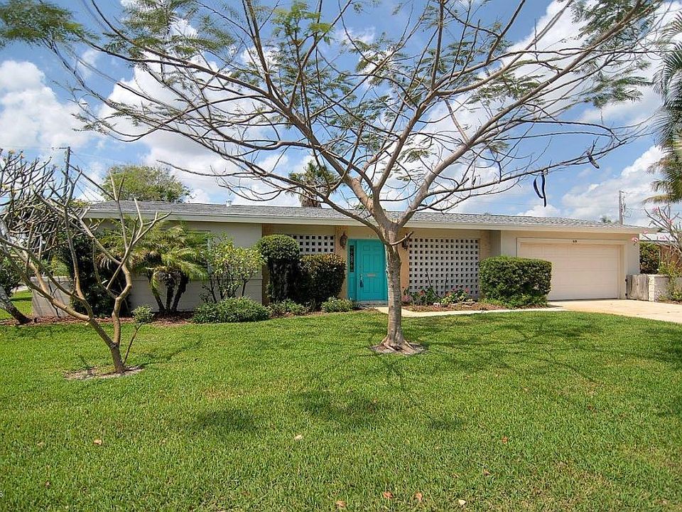 1st image of 305 Coral Reef Dr