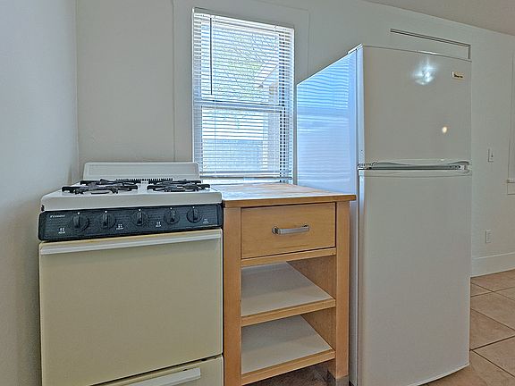 5th image of 3636 E Bellevue St Unit 5