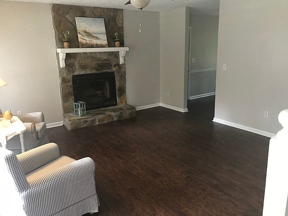 3rd image of 2041 Grayfield Dr