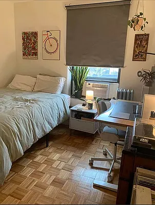 Rented by M.Grossman R.E. Management | media 4