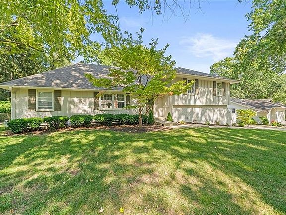 5th image of 8101 Rosewood Dr