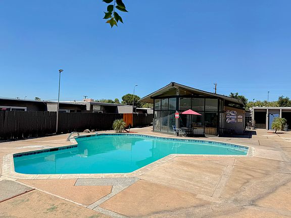 3rd image of 2583 Windsor Dr #2583