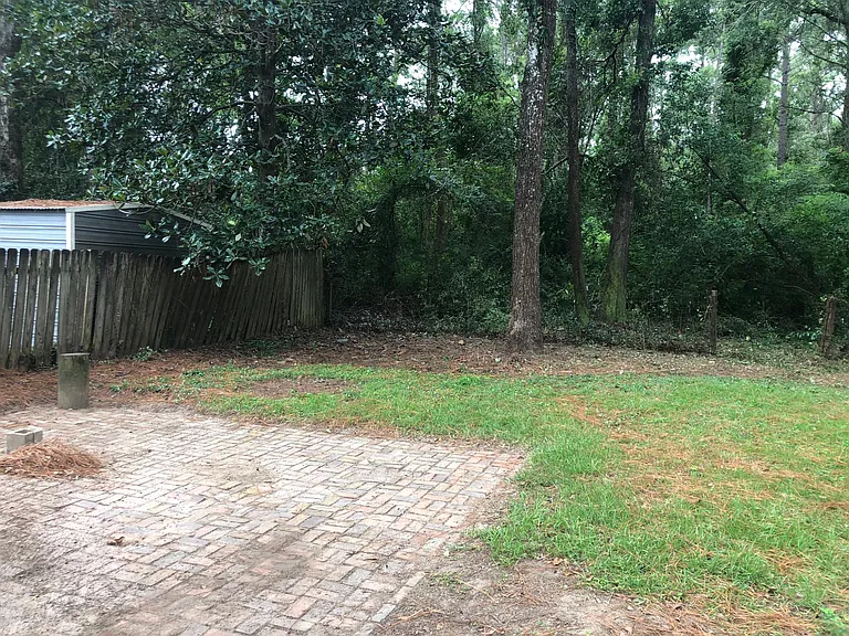 111 Meadow Wood Dr — Photo 10