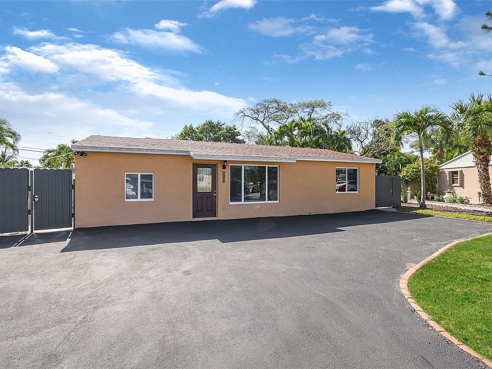 1st image of 2050 SW 48th Avenue