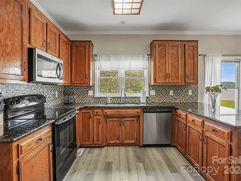120 Surfside Ln — Photo 32