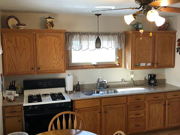 Eat in kitchen