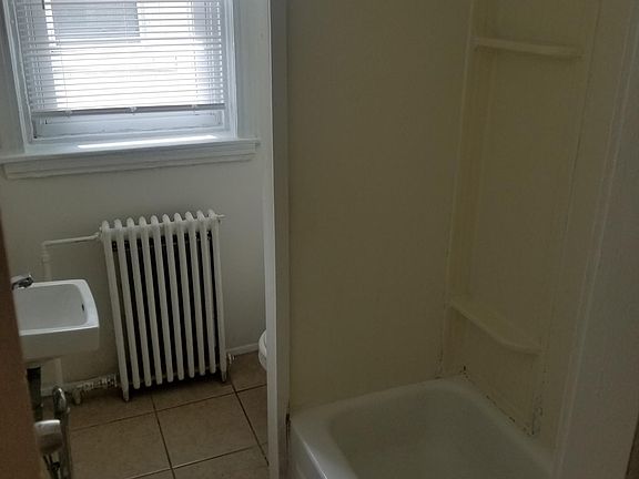 5th image of 1909 S 5th St Floor 2
