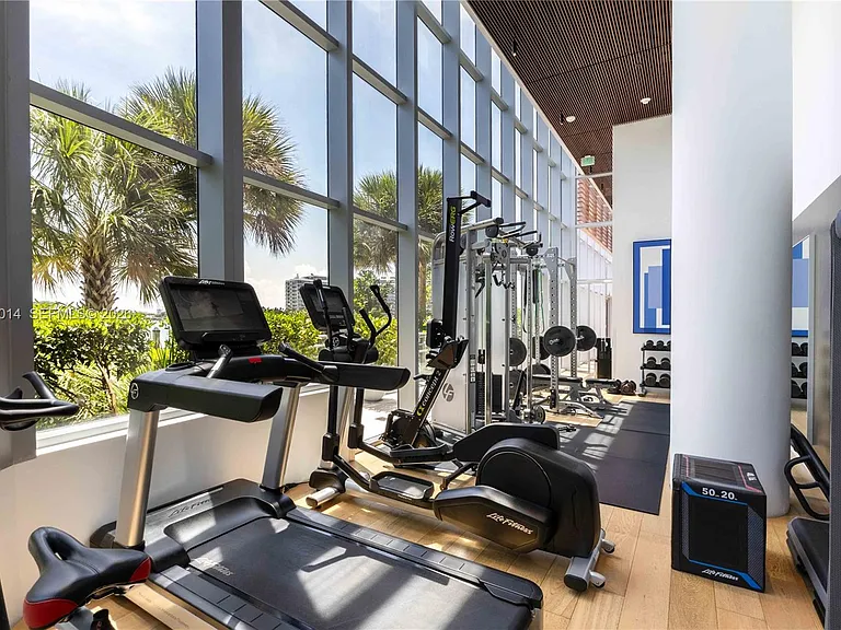 6800 Indian Creek Dr #4D — Photo 40