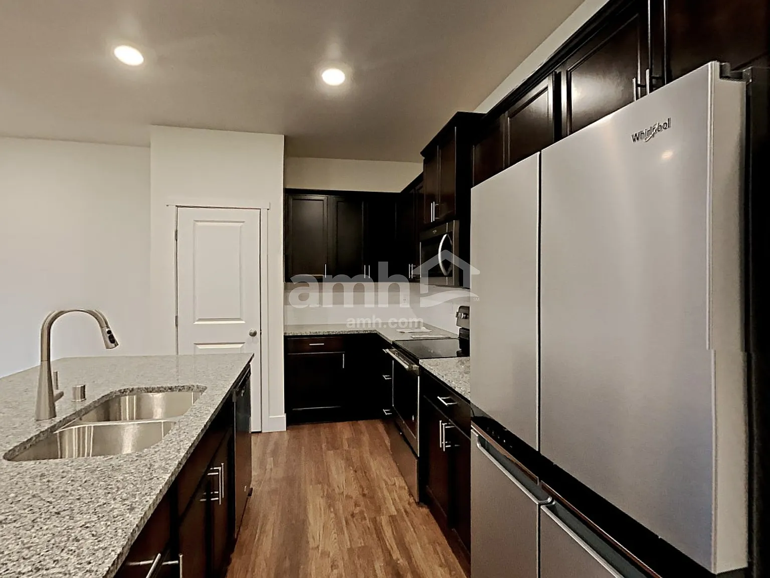 3 bed, 2.5 bath, 1697 sqft, $2,975 — Photo 3