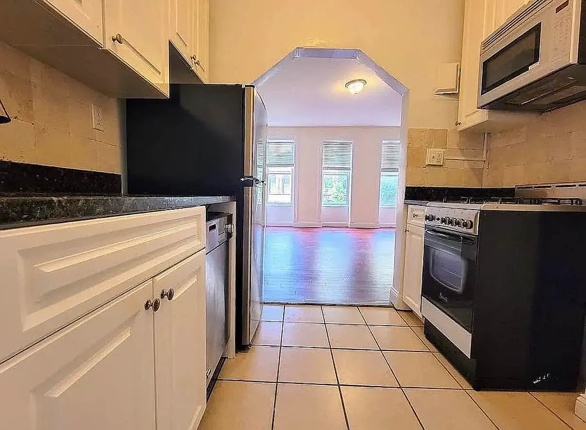 312 West 87th Street — Photo 3