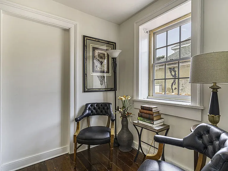 342 King St — Photo 10
