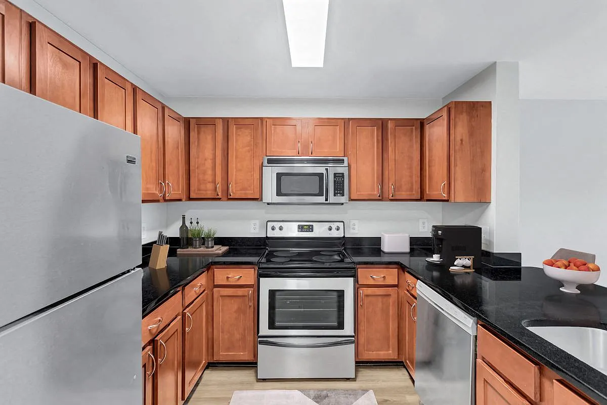 Ashbury Courts Apartments — Photo 2