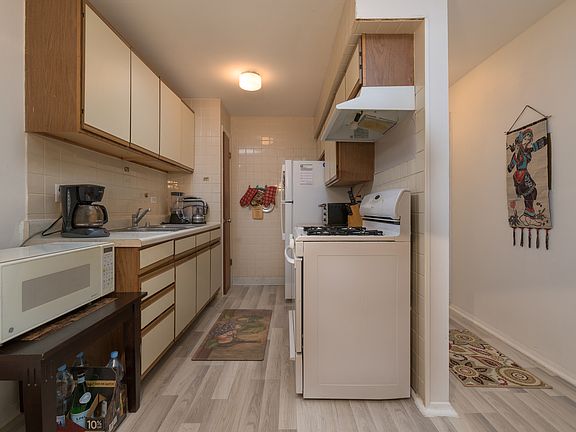 5th image of 1080 Knoll Ln #1-306