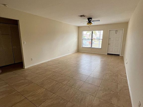5th image of 4964 Vincennes St APT 104