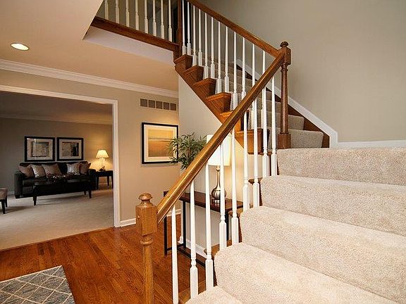5th image of 9454 Oakhurst Ct