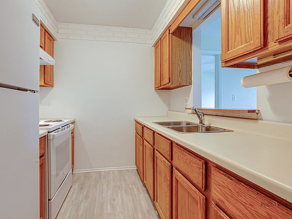 5th image of 625 W Huntington Commons Rd APT 208