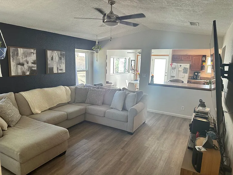 4515 Zirconia Dr NE — Photo 10