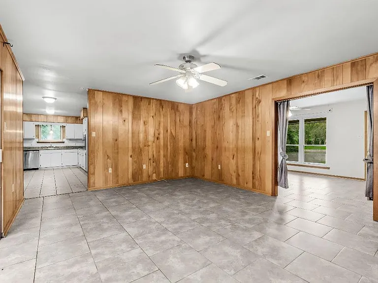 5574 Houston Dr — Photo 6