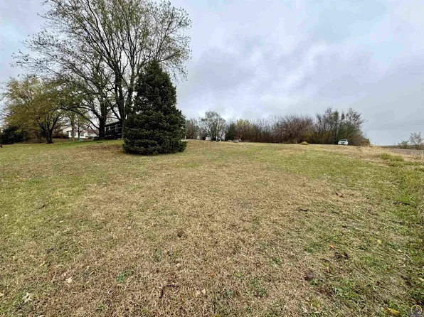 1220 S 14th St, Sabetha, KS 66534