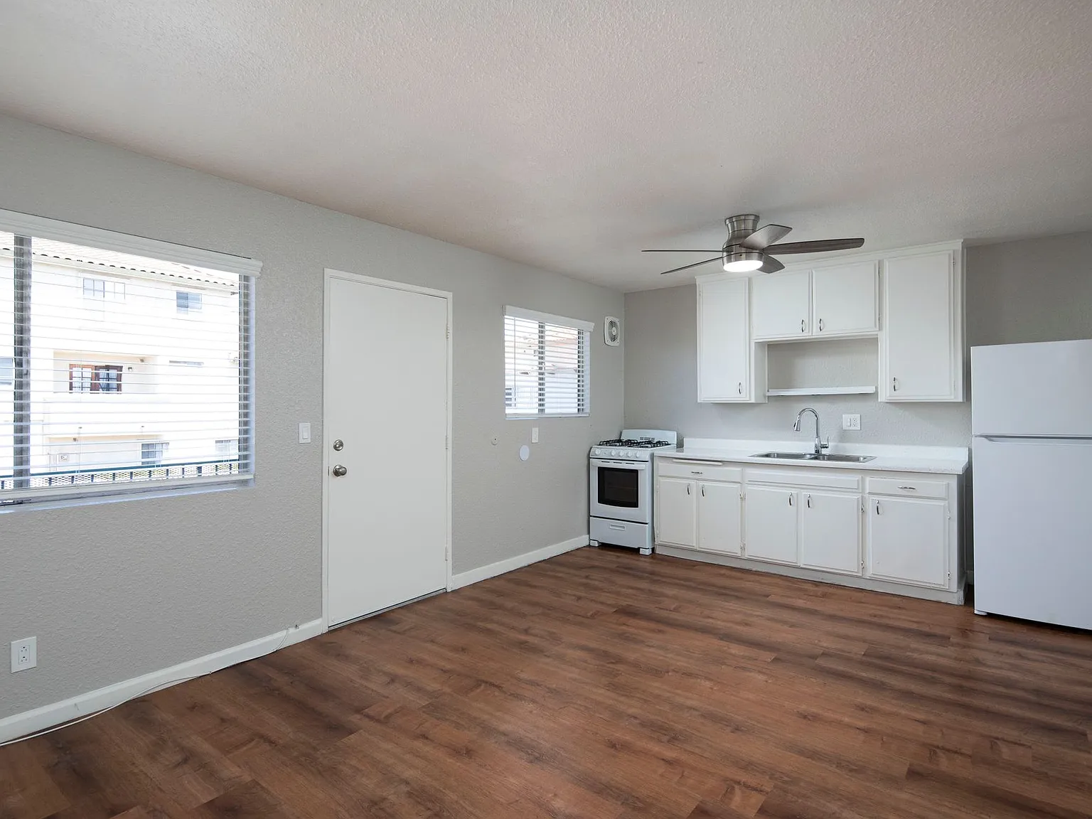 Paloma Apartments — Photo 3