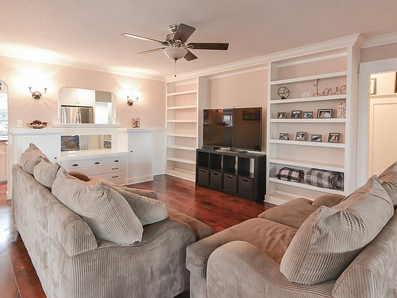 5th image of 11518 Oak Hill Dr