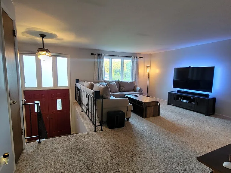 108 Lampliter Ln — Photo 4