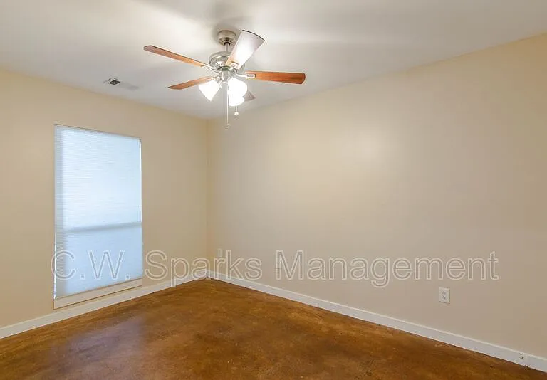 2724 Shelby Ave — Photo 6