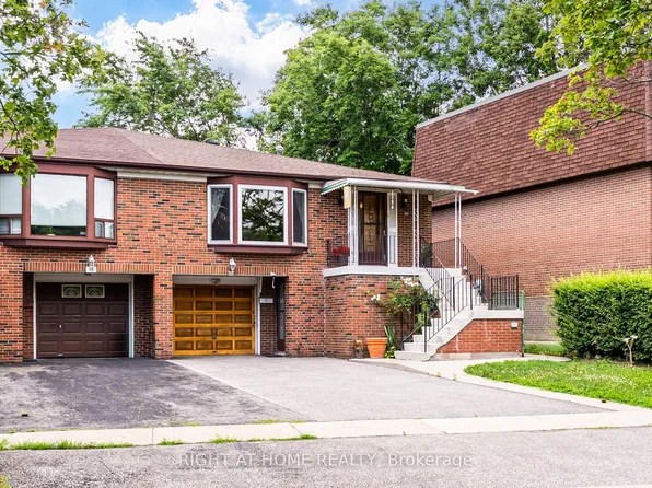 20 Zealand Rd, Toronto, ON M9R 3W4