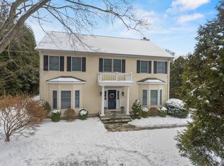 158 Cedar Heights Rd, Stamford, CT 06905