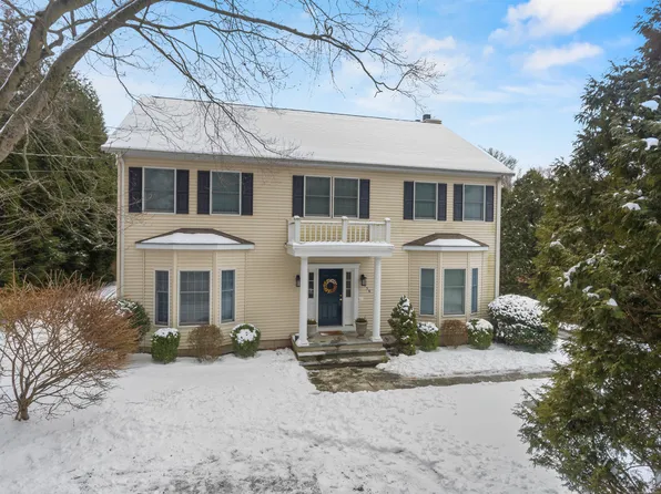 158 Cedar Heights Road, Stamford, CT 06905