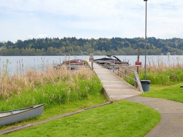 4214 W Lake Sammamish Pkwy NE #E, Redmond, WA 98052