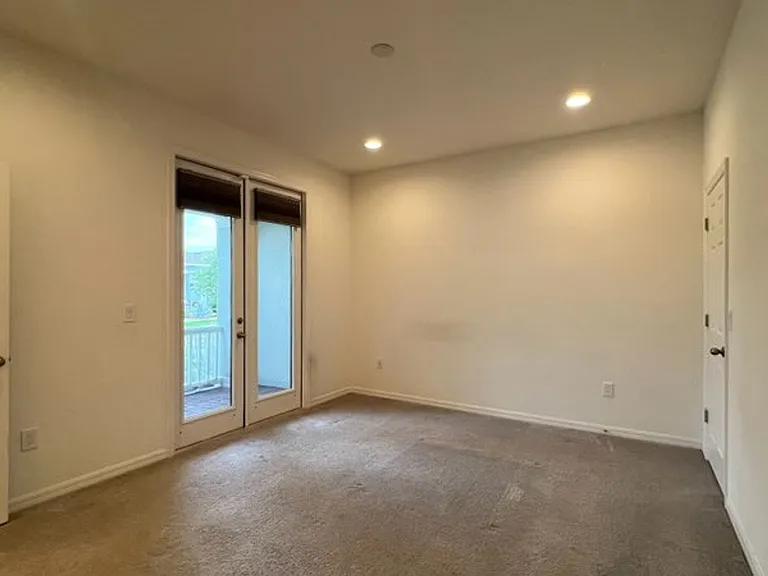 7670 Bowery Dr — Photo 19