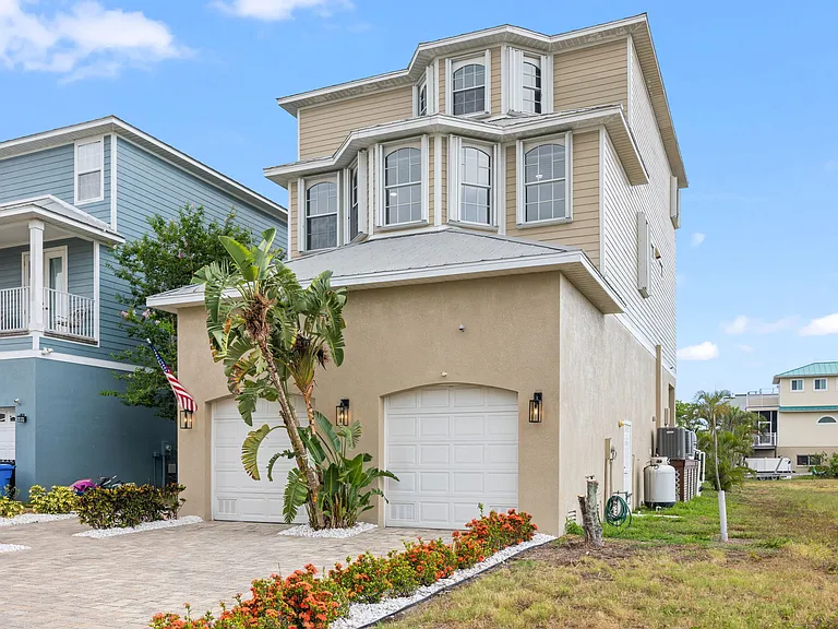 1340 Apollo Beach Blvd S — Photo 90