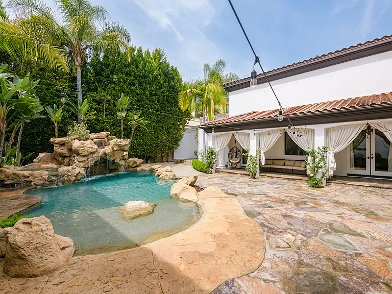 4701 Los Feliz Blvd — Photo 24