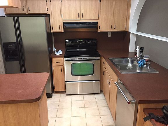 3rd image of 8957 NW 27th St
